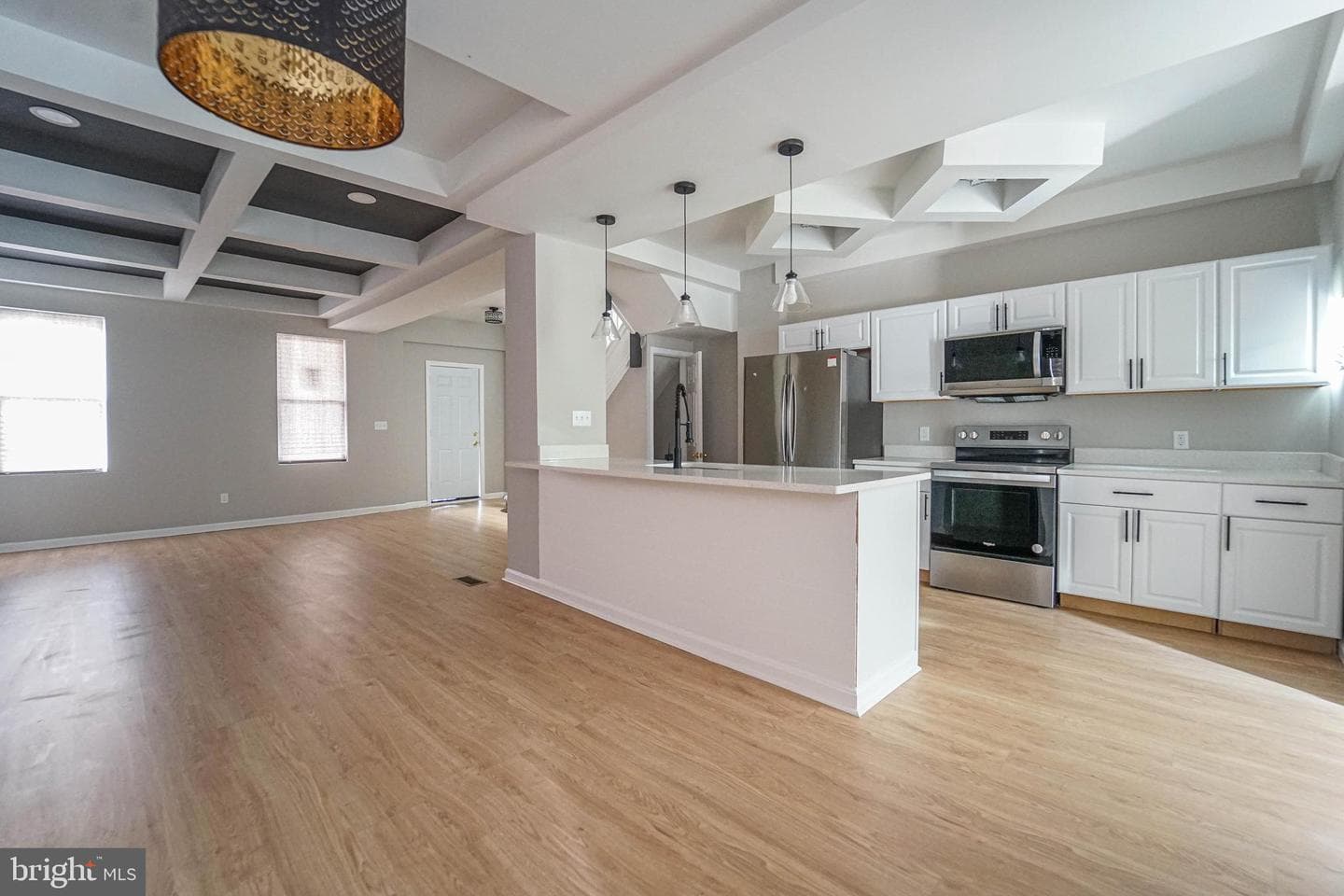 2829 Baker Street photo 2