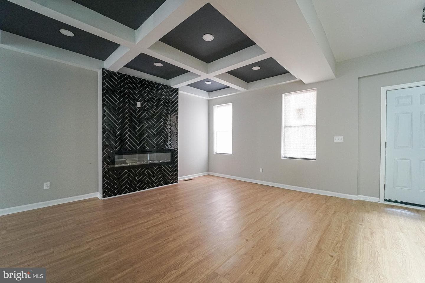 2829 Baker Street photo 3