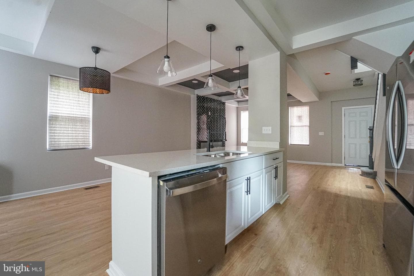 2829 Baker Street photo 7