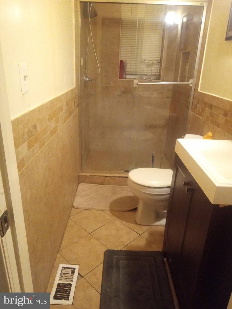 2823 Erdman Avenue photo 8