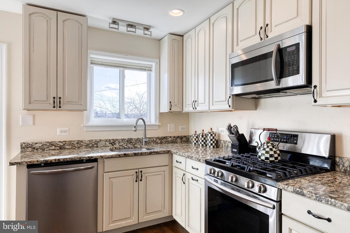 1205 Roland Heights Avenue photo 13