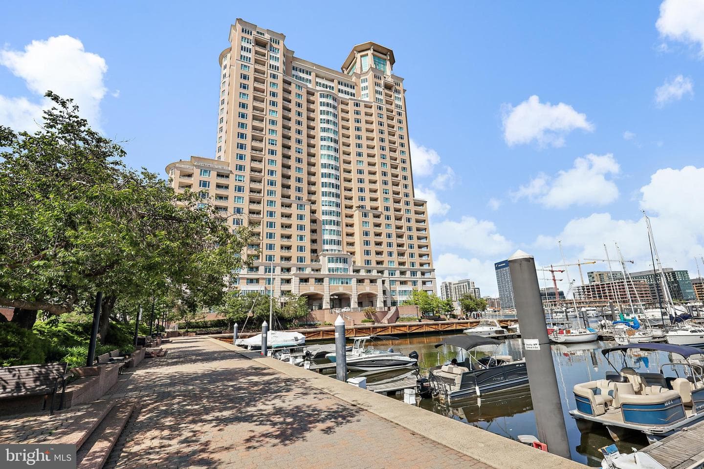 100 Harborview Drive #814 photo 1