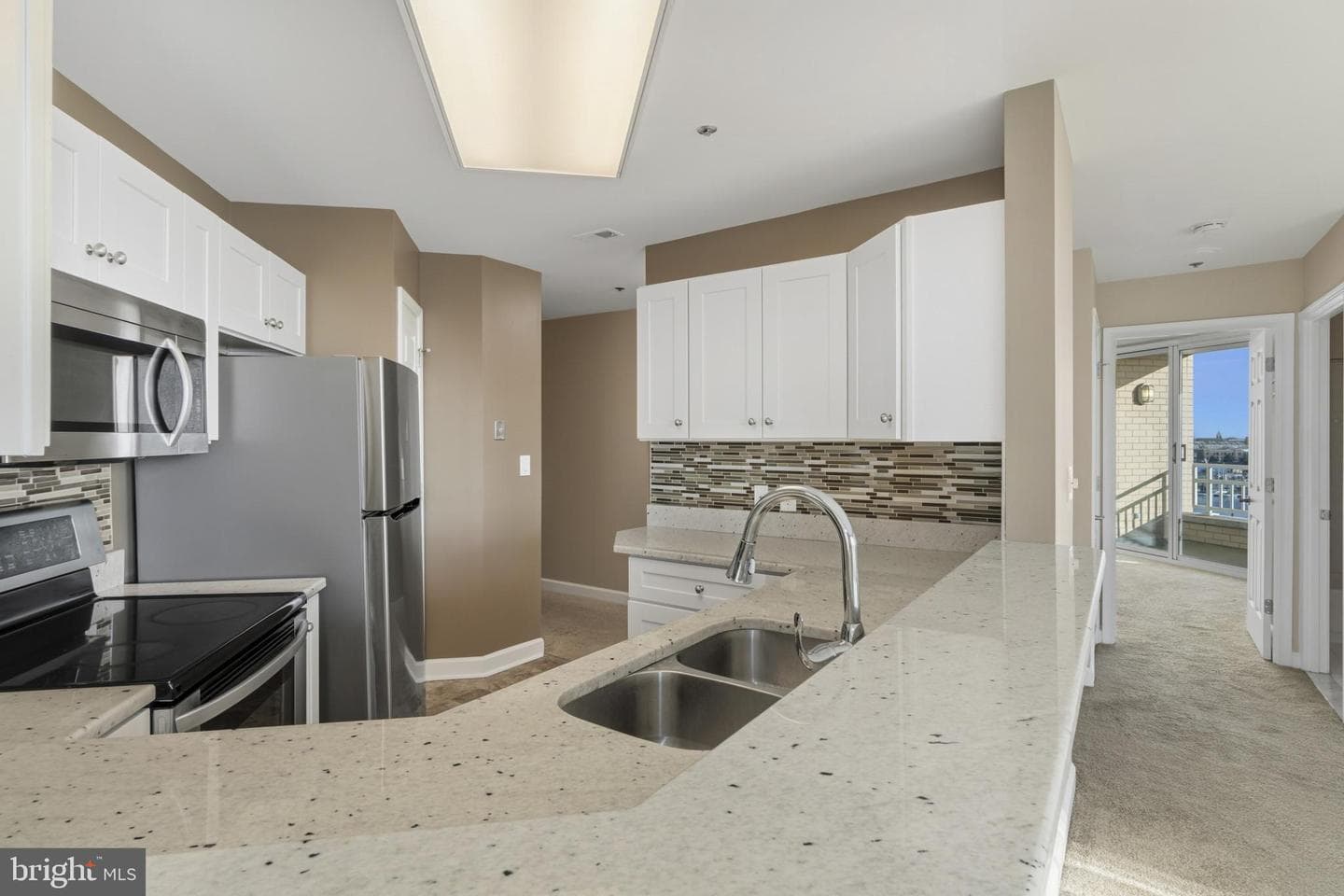 100 Harborview Drive #814 photo 13