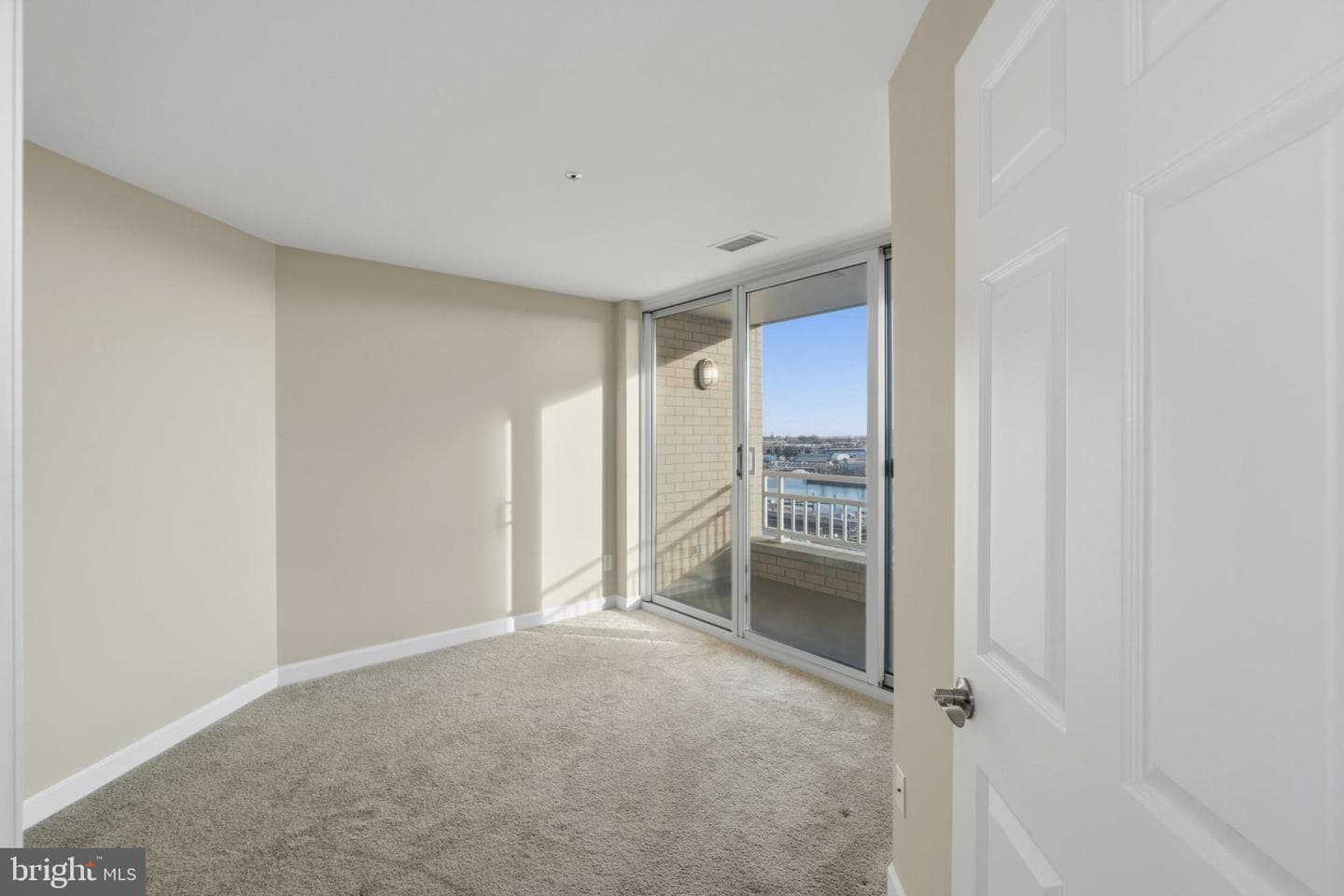 100 Harborview Drive #814 photo 19