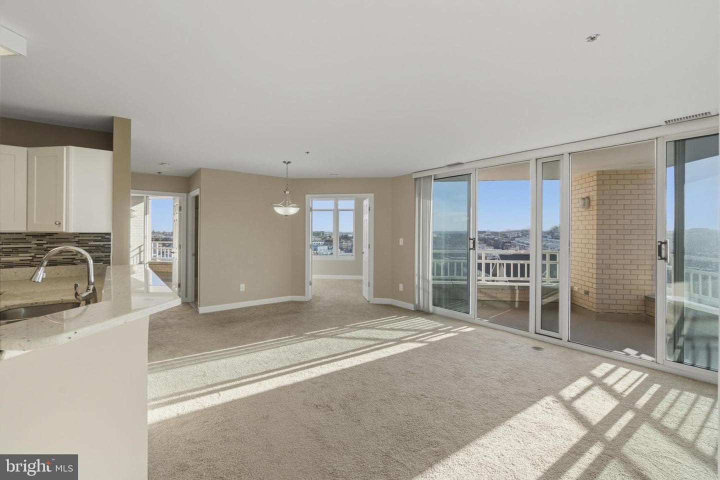 100 Harborview Drive #814 photo 8