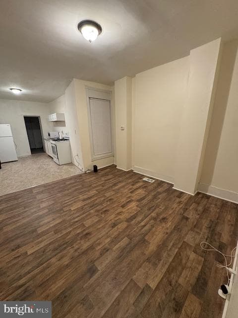 2540 Greenmount Avenue photo 5
