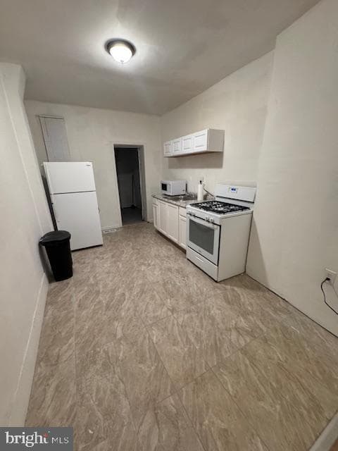 2540 Greenmount Avenue photo 8