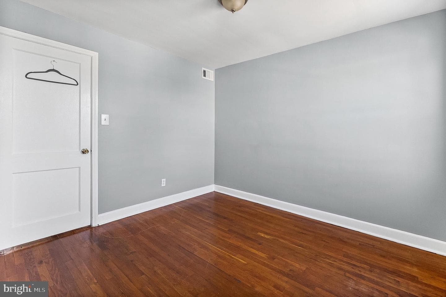 3609 Mactavish Avenue photo 12