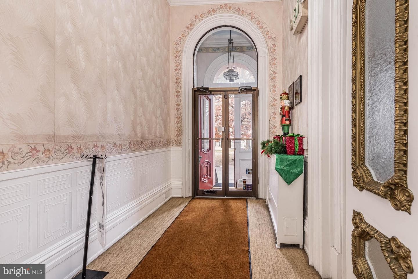 1300 Eutaw Place photo 3