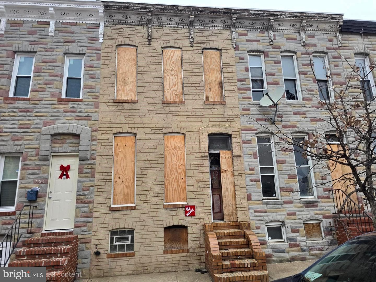 2122 Ashton St photo 1