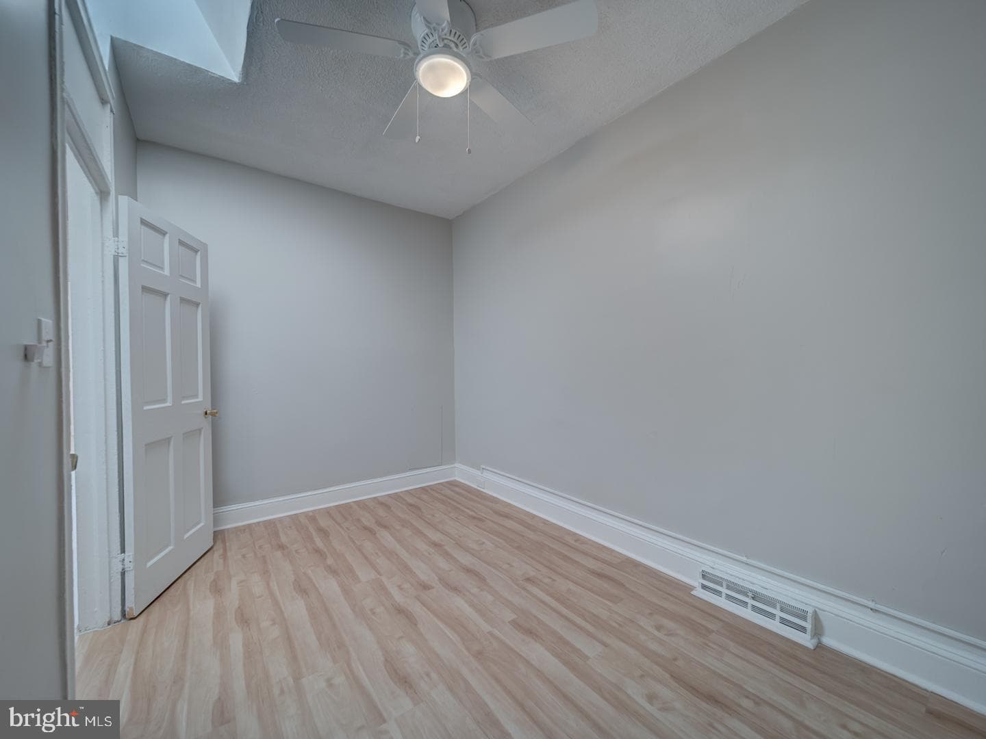 1716 Homestead Street photo 17
