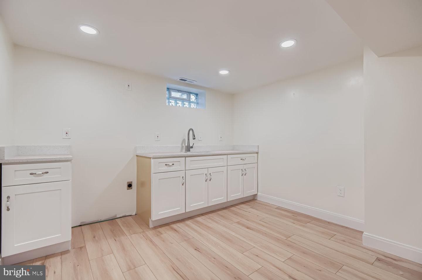 5930 Glenoak Avenue photo 23