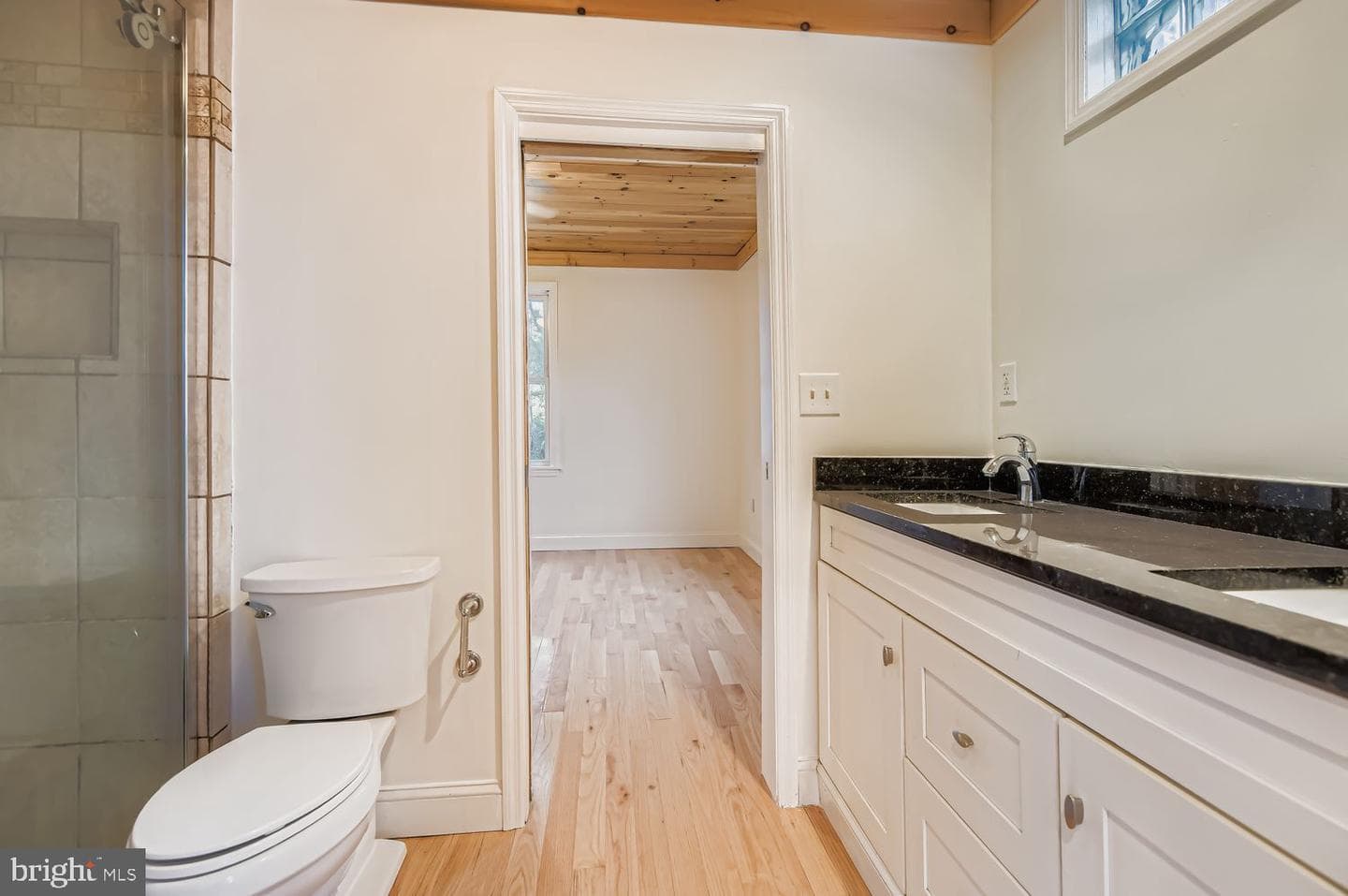 5930 Glenoak Avenue photo 24