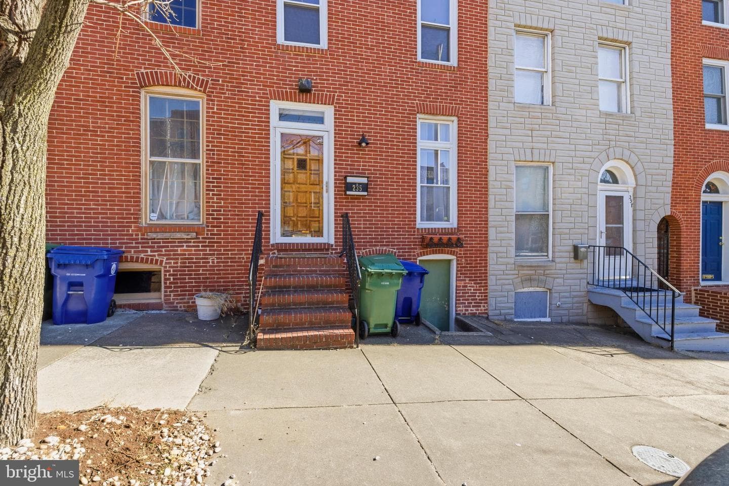 235 S Washington Street photo 2
