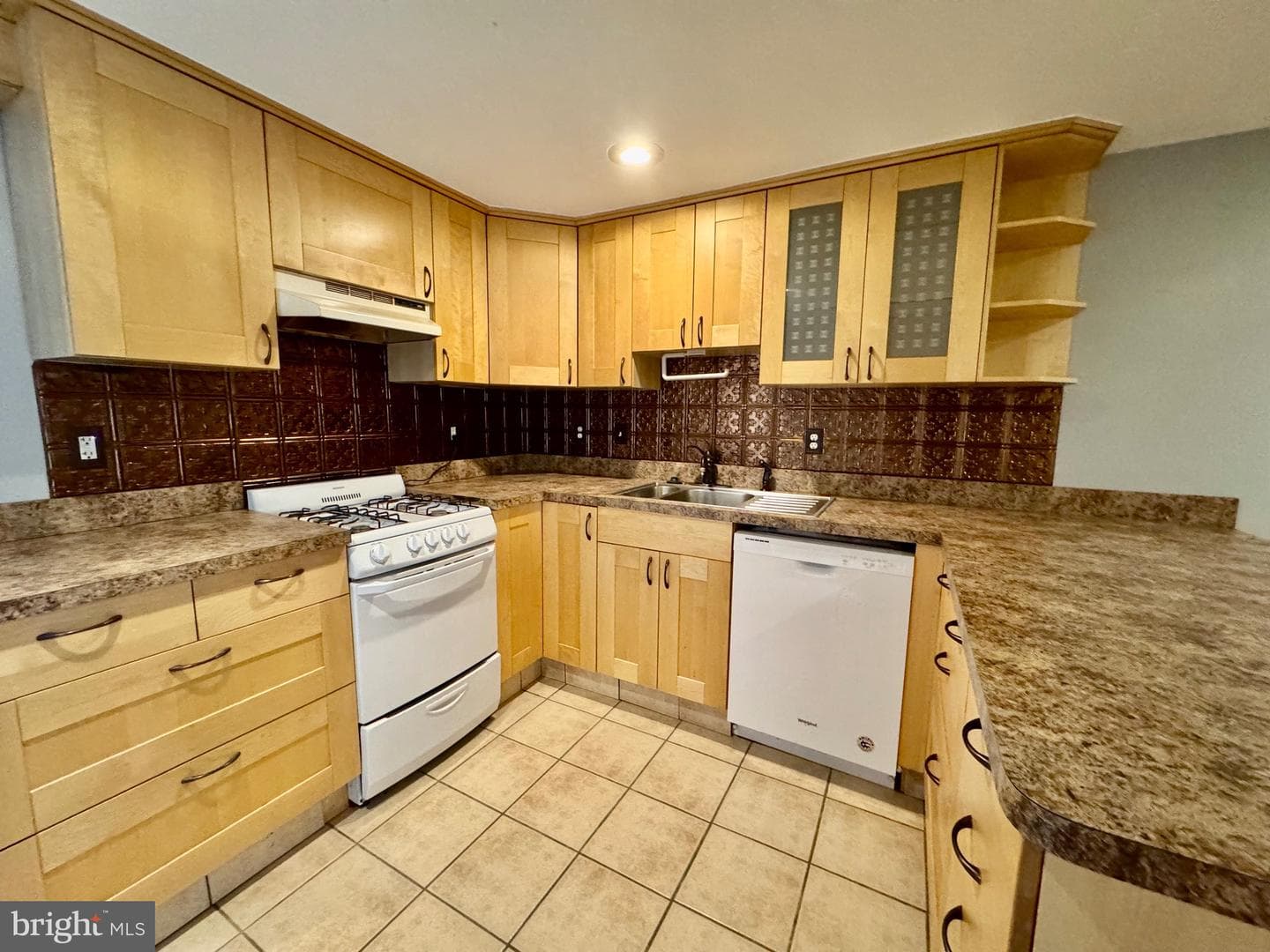 3811 Hudson Street photo 11