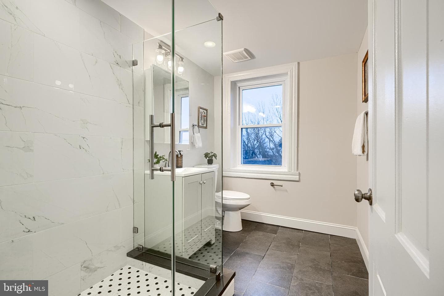 1911 Park Avenue photo 32