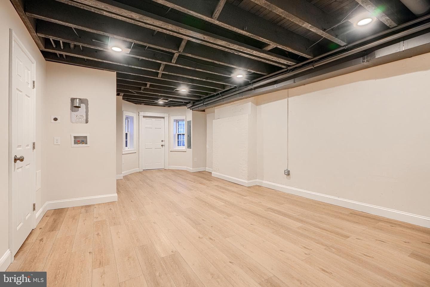 1911 Park Avenue photo 43