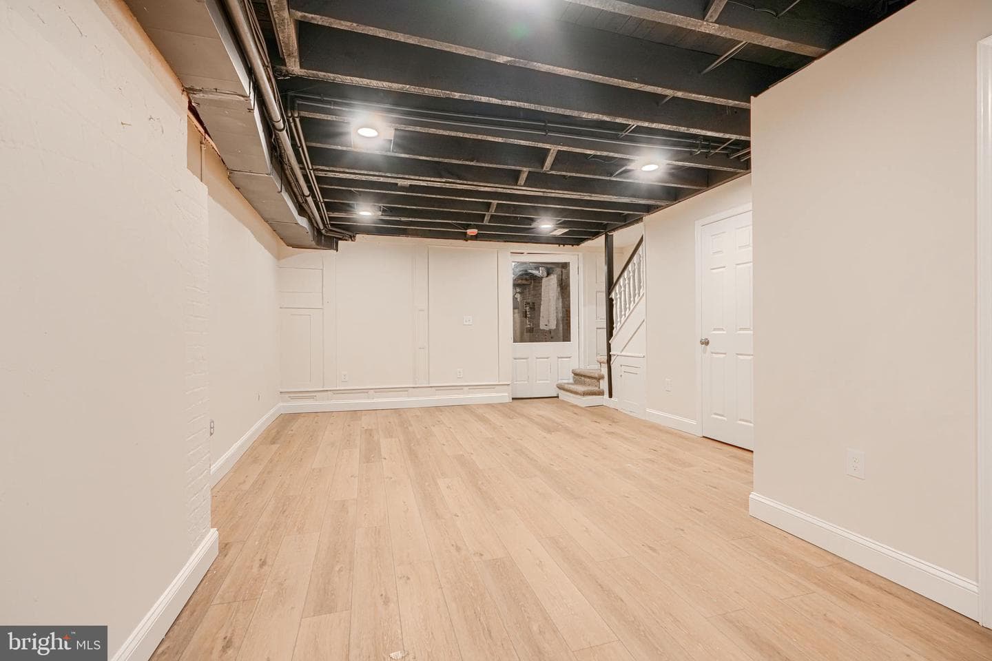 1911 Park Avenue photo 45