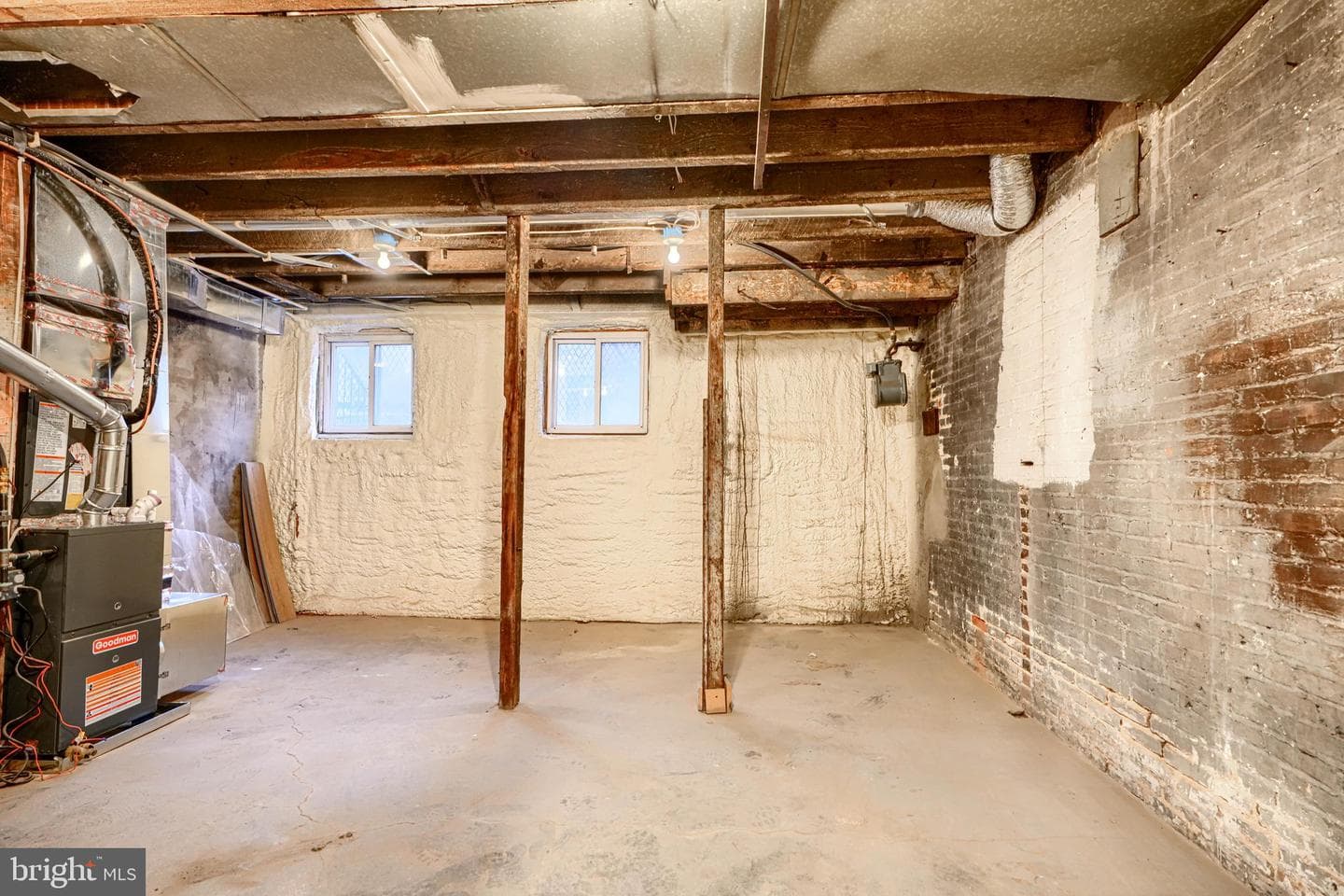 1911 Park Avenue photo 48