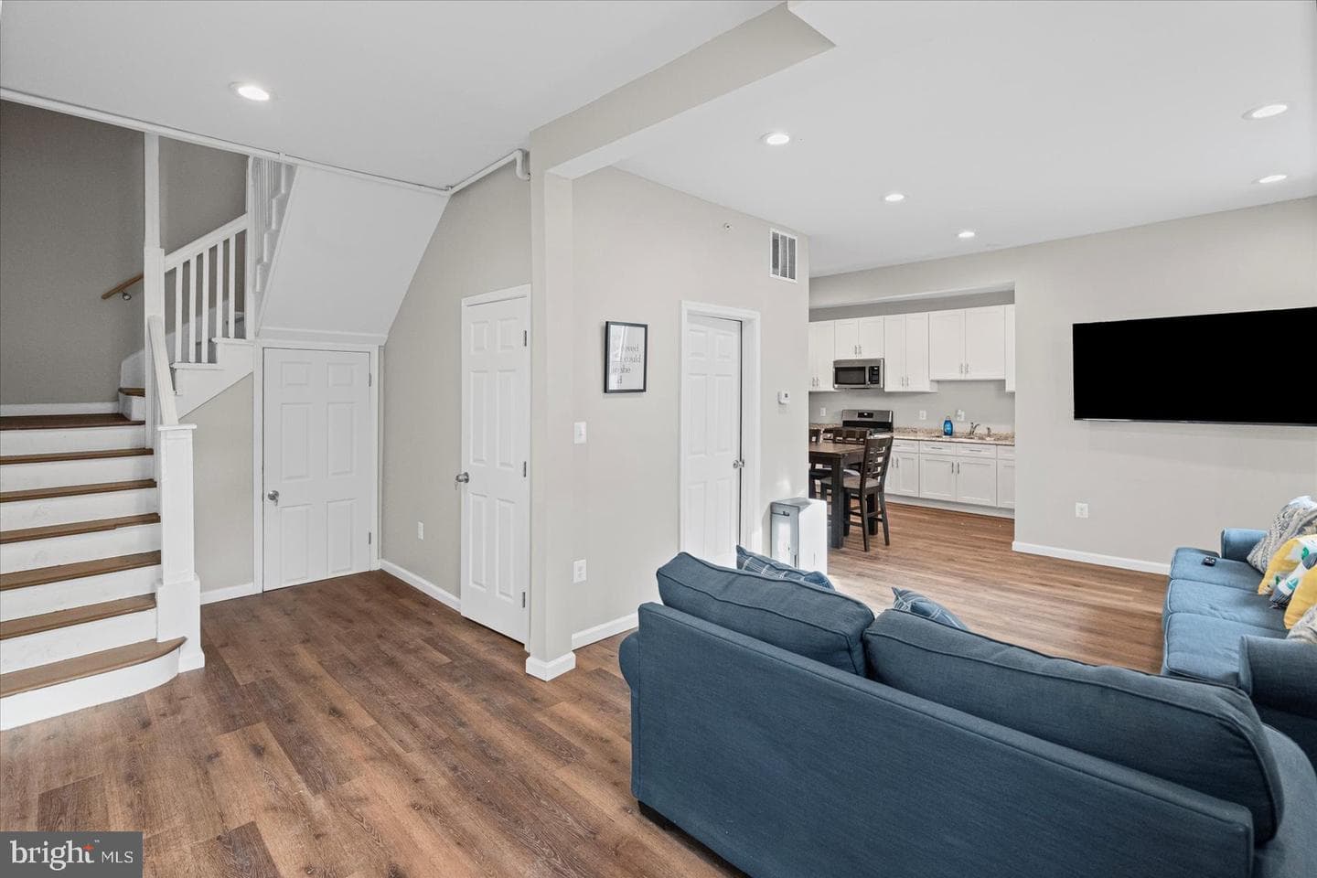 2101 Elsinore Avenue photo 6