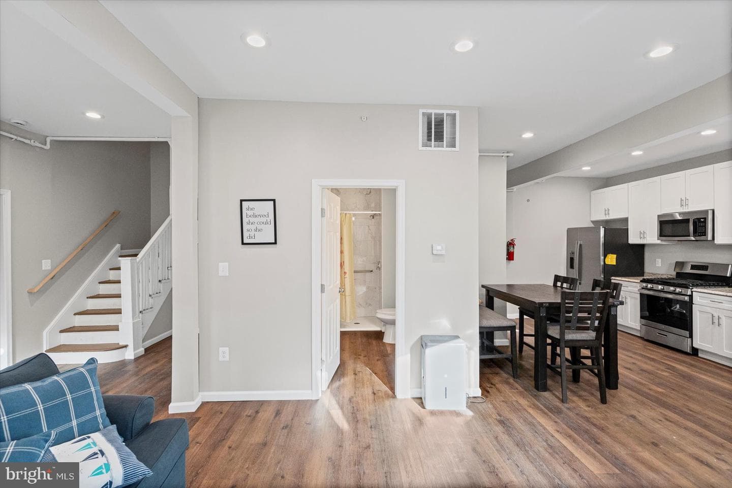 2101 Elsinore Avenue photo 9