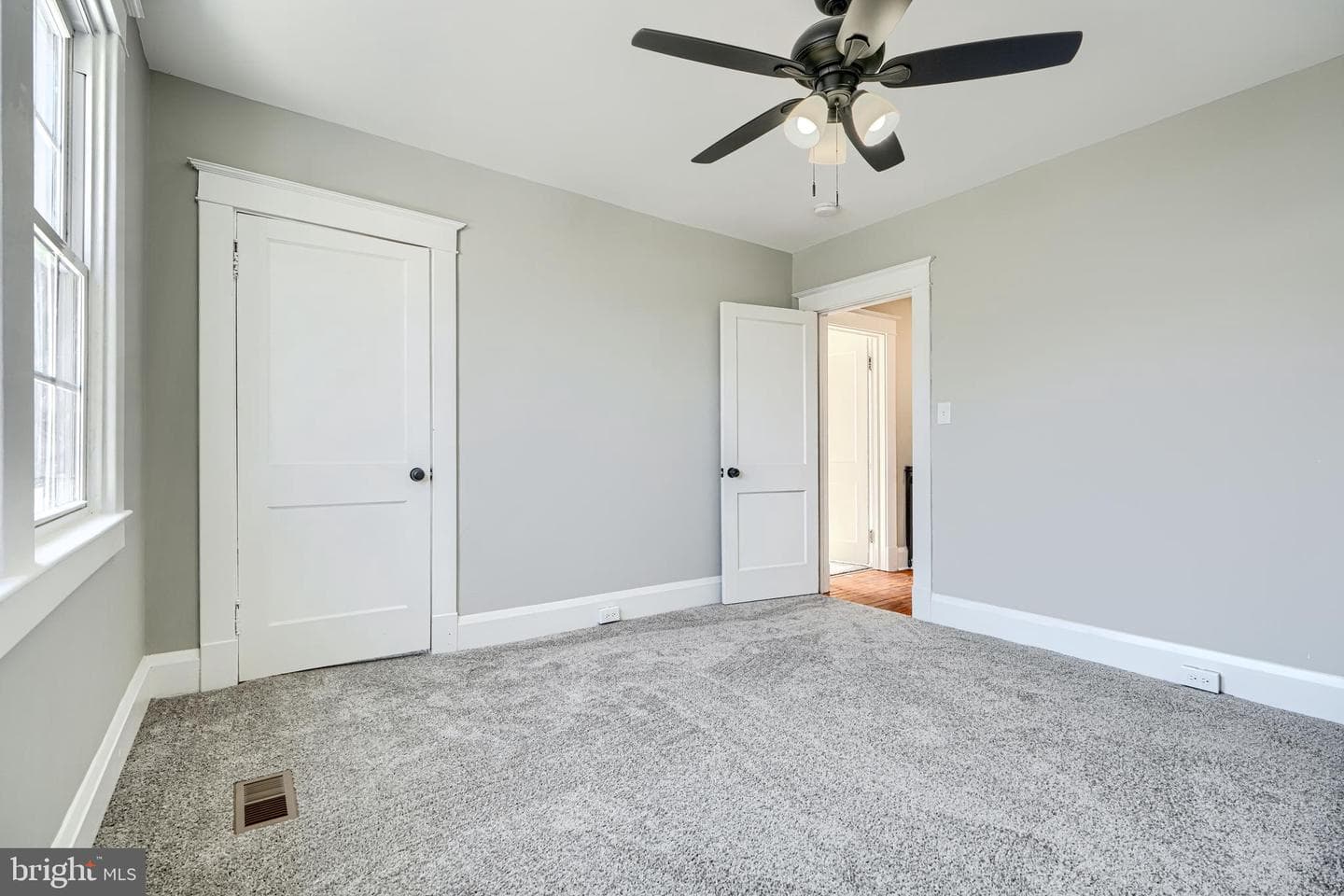 2902 Westfield Avenue photo 34
