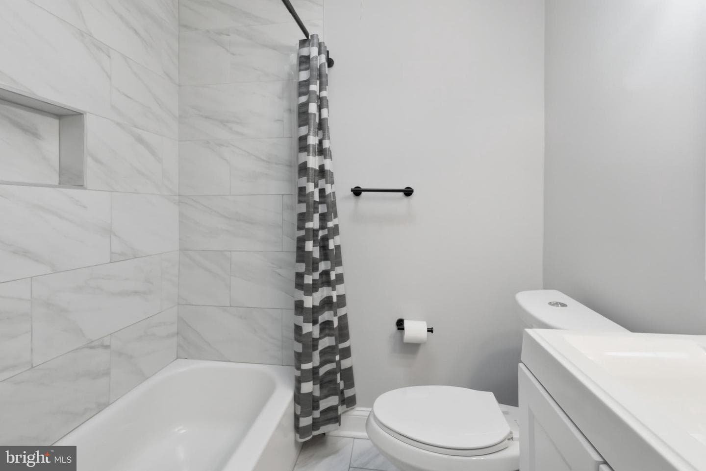 1244 N Augusta Avenue photo 14