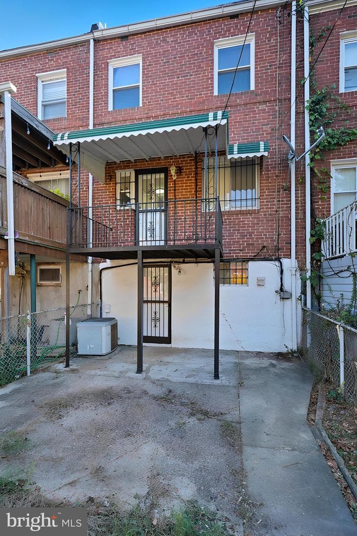 1244 N Augusta Avenue photo 22