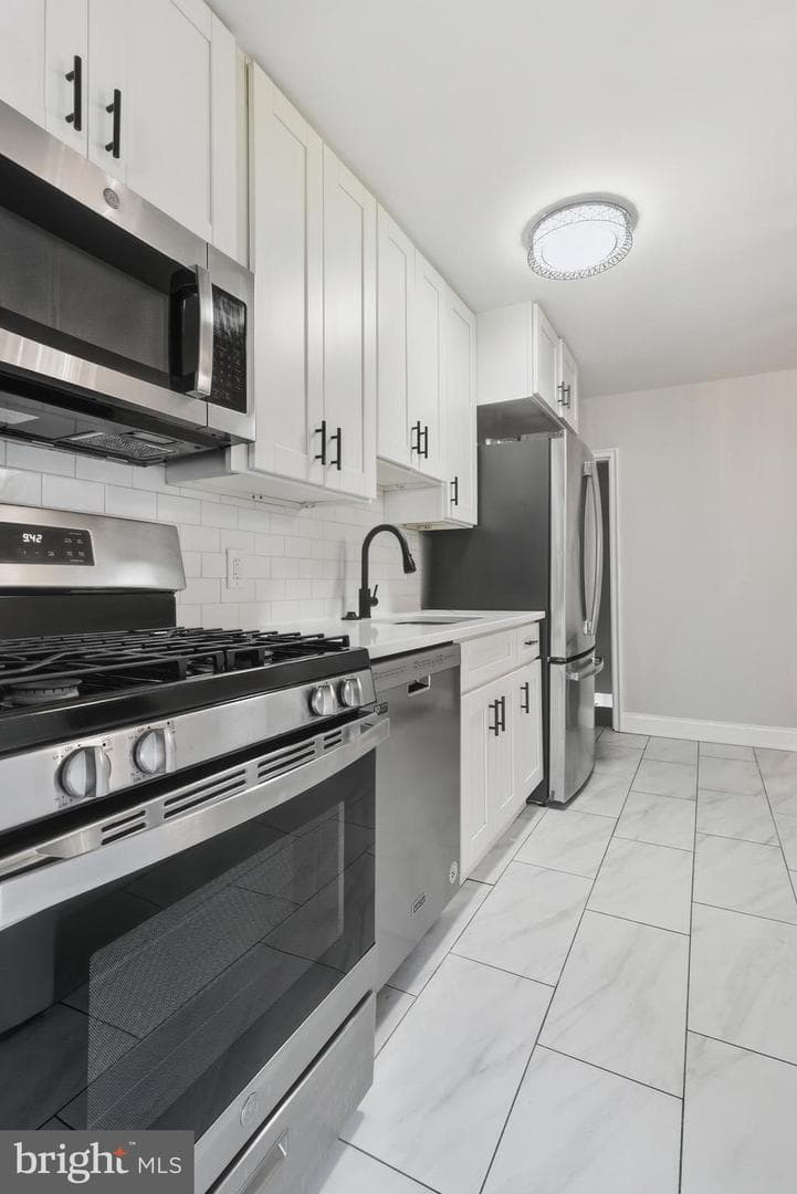 1244 N Augusta Avenue photo 6