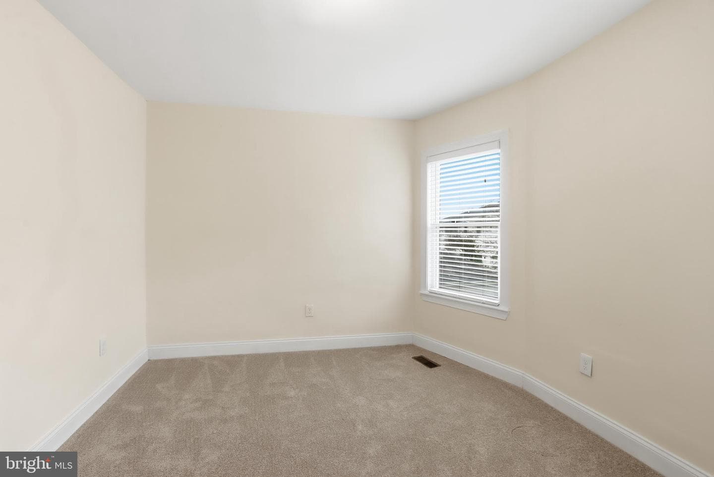 3211 Dorchester Road photo 20