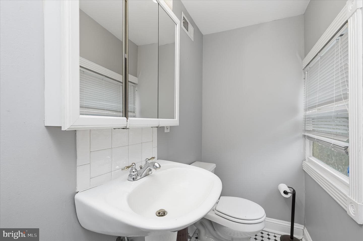 1621 Olive Street photo 11