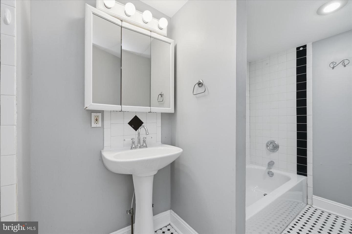 1621 Olive Street photo 16
