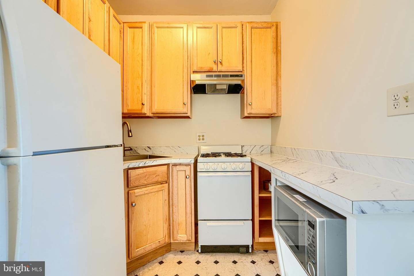 2510 Maryland Avenue photo 36