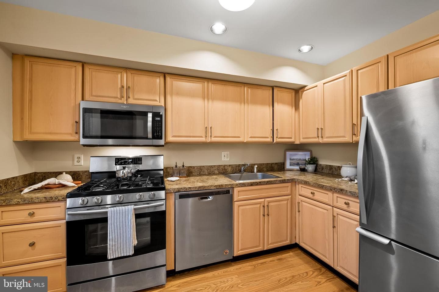 327 Homeland Southway #3b photo 14