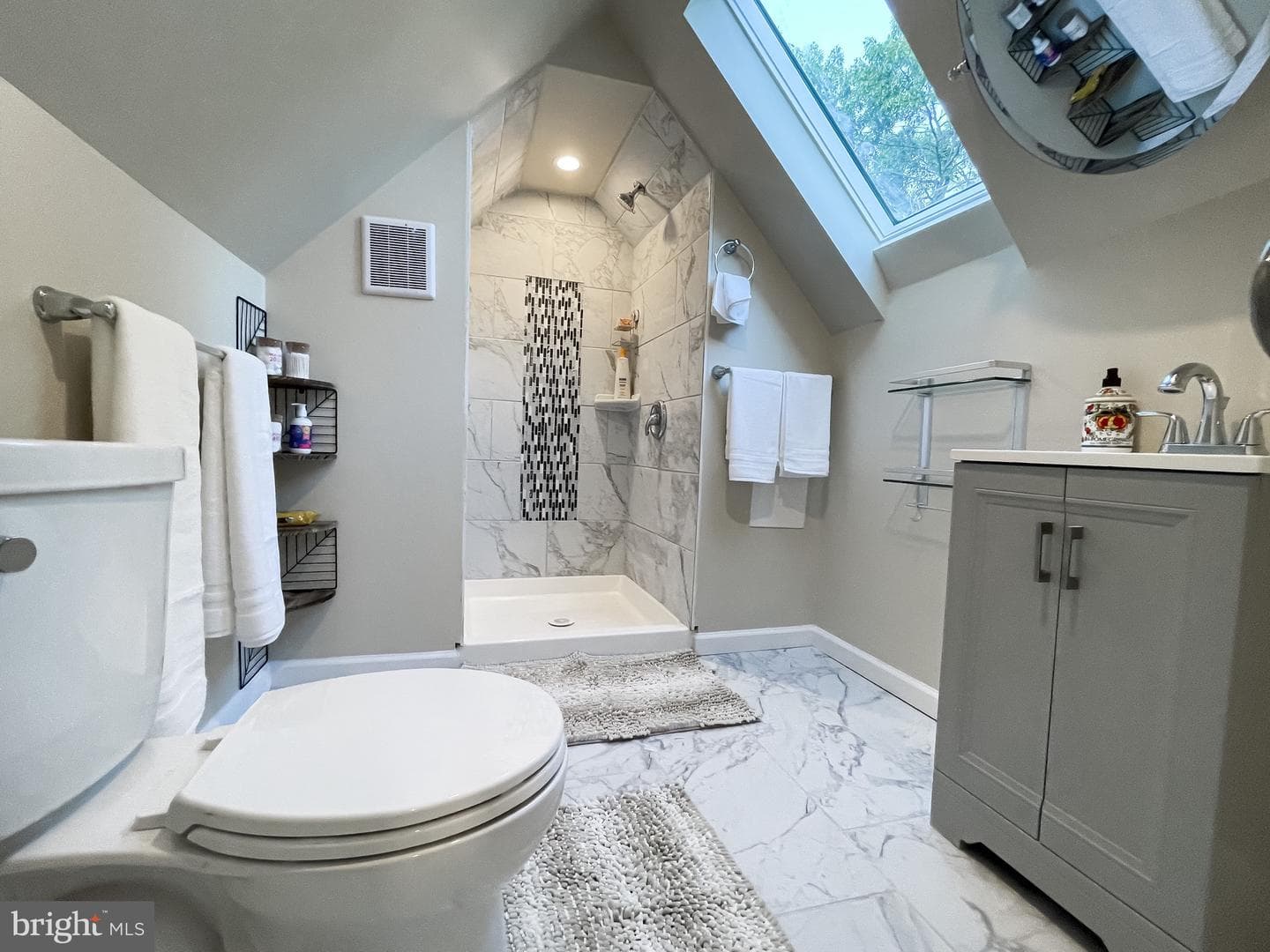 1701 Spence Street photo 24