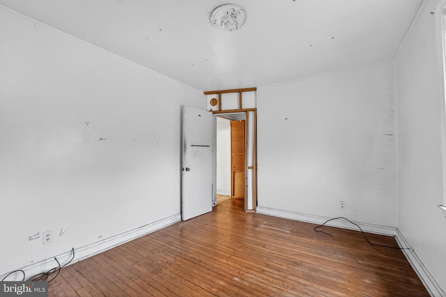 3620 Erdman Avenue photo 2