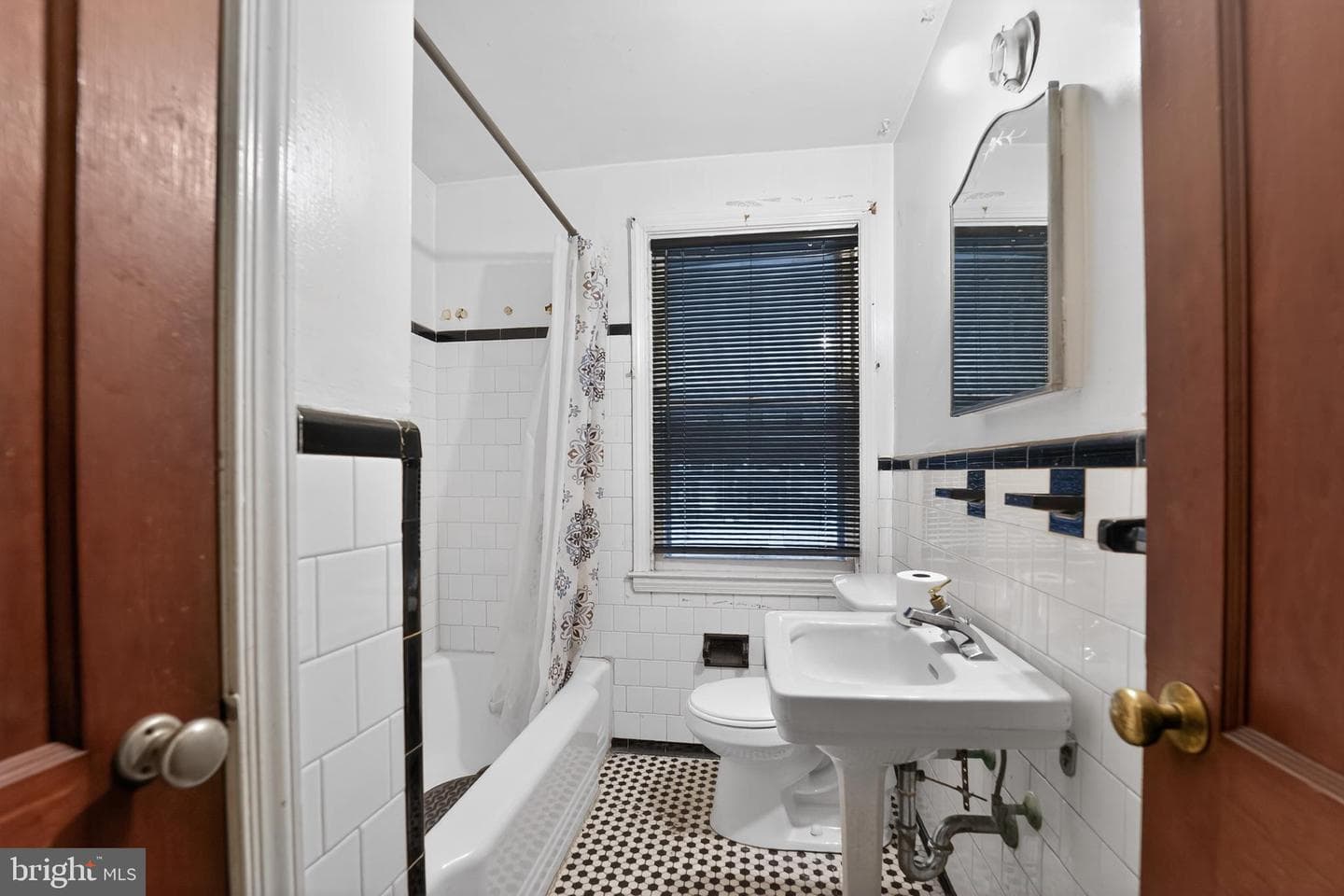 3620 Erdman Avenue photo 22