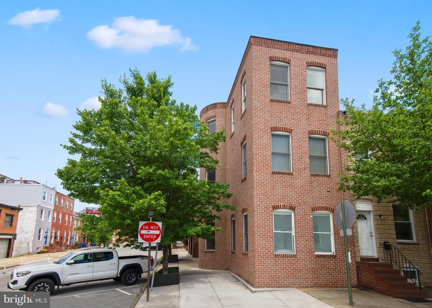 3000 Hudson Street photo 3