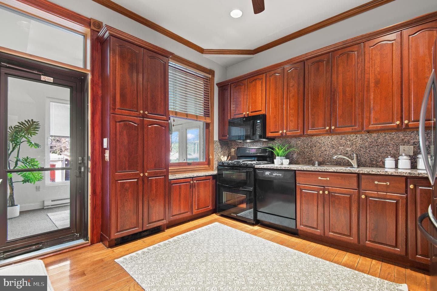 2838 Saint Paul Street photo 15