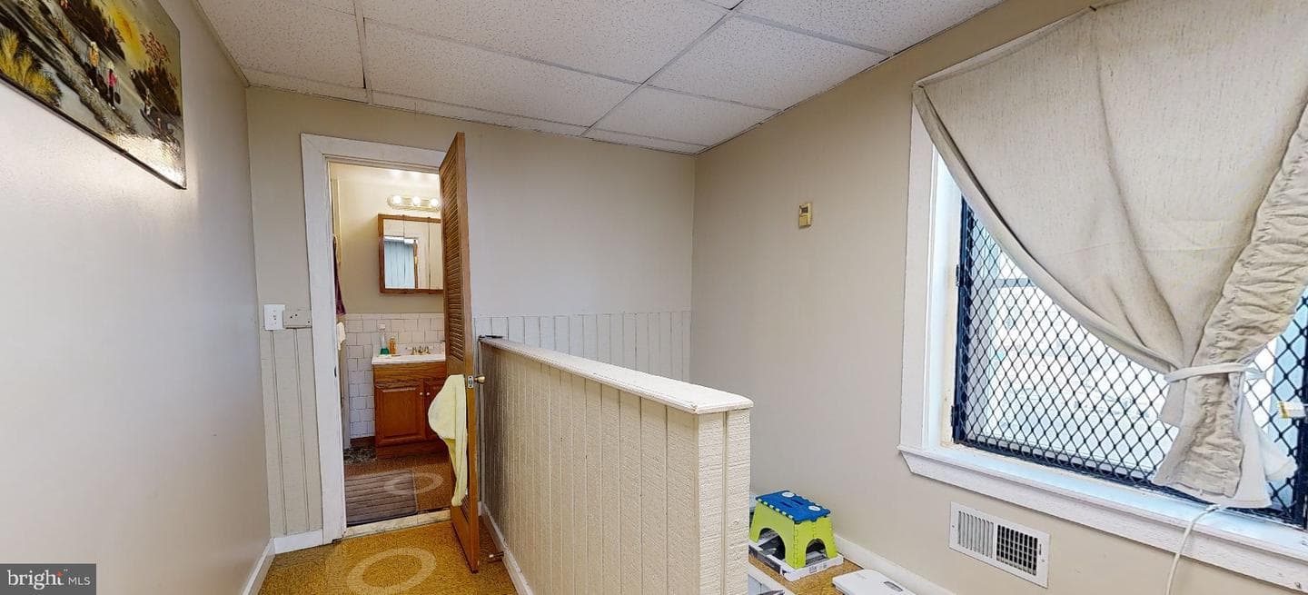 2322 E Monument Street photo 23