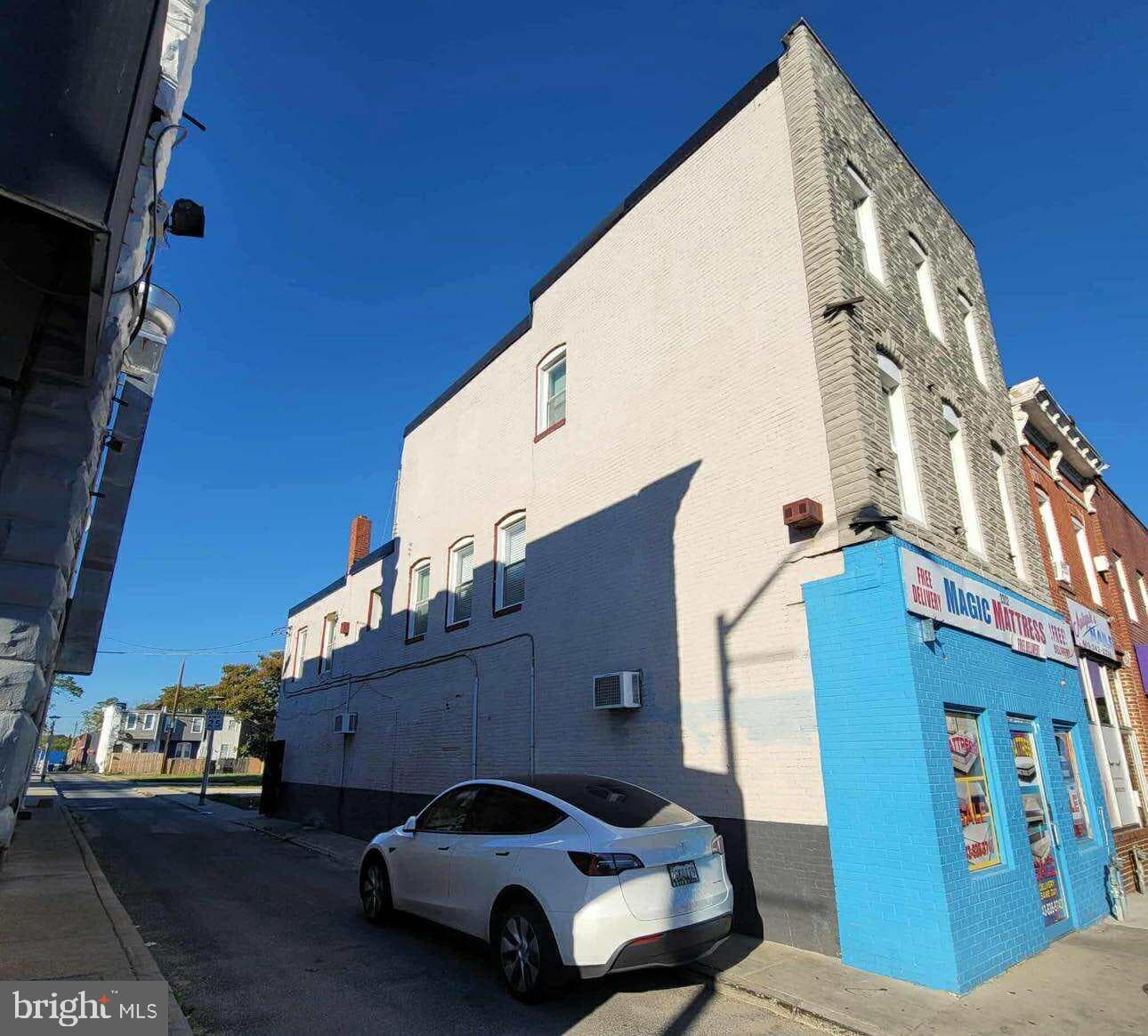 2322 E Monument Street photo 4
