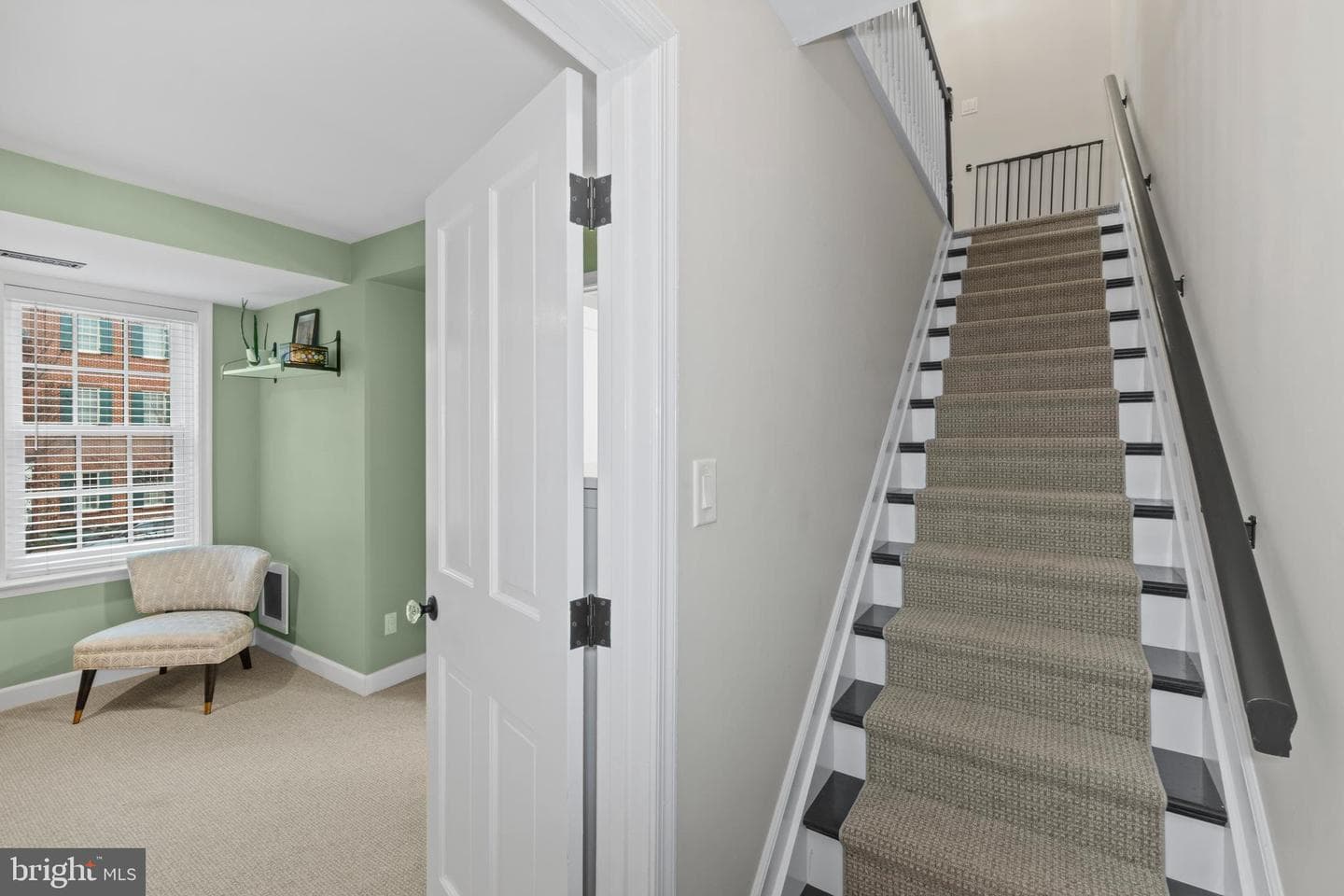 132 W Lee Street photo 20