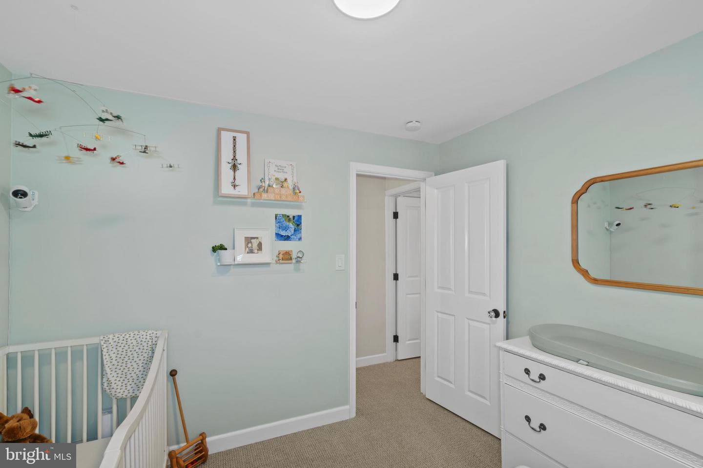 132 W Lee Street photo 25