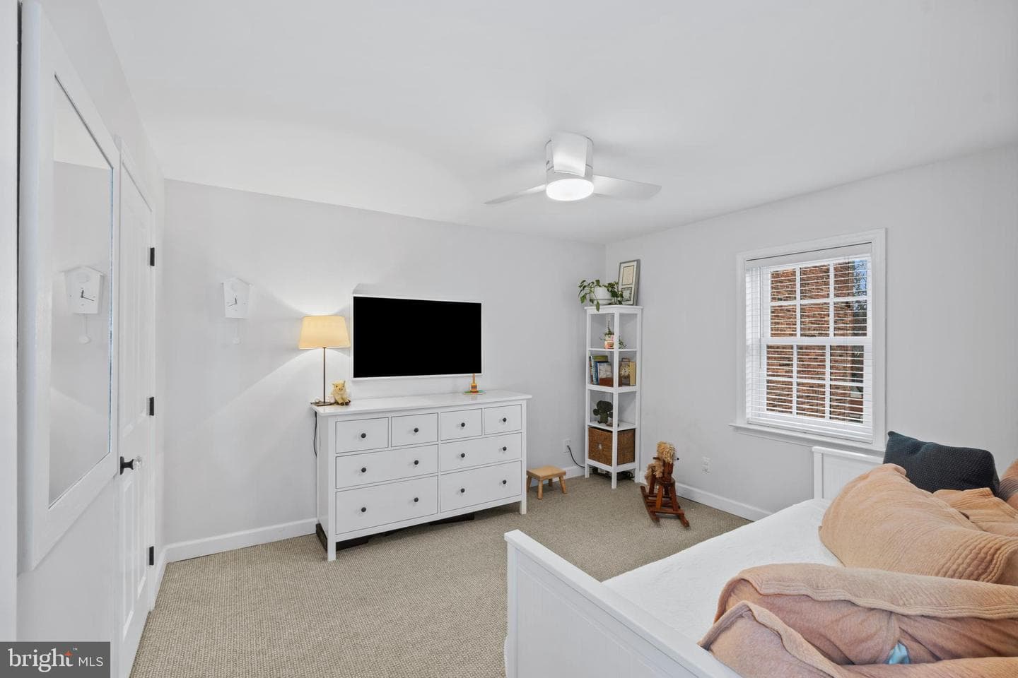 132 W Lee Street photo 26