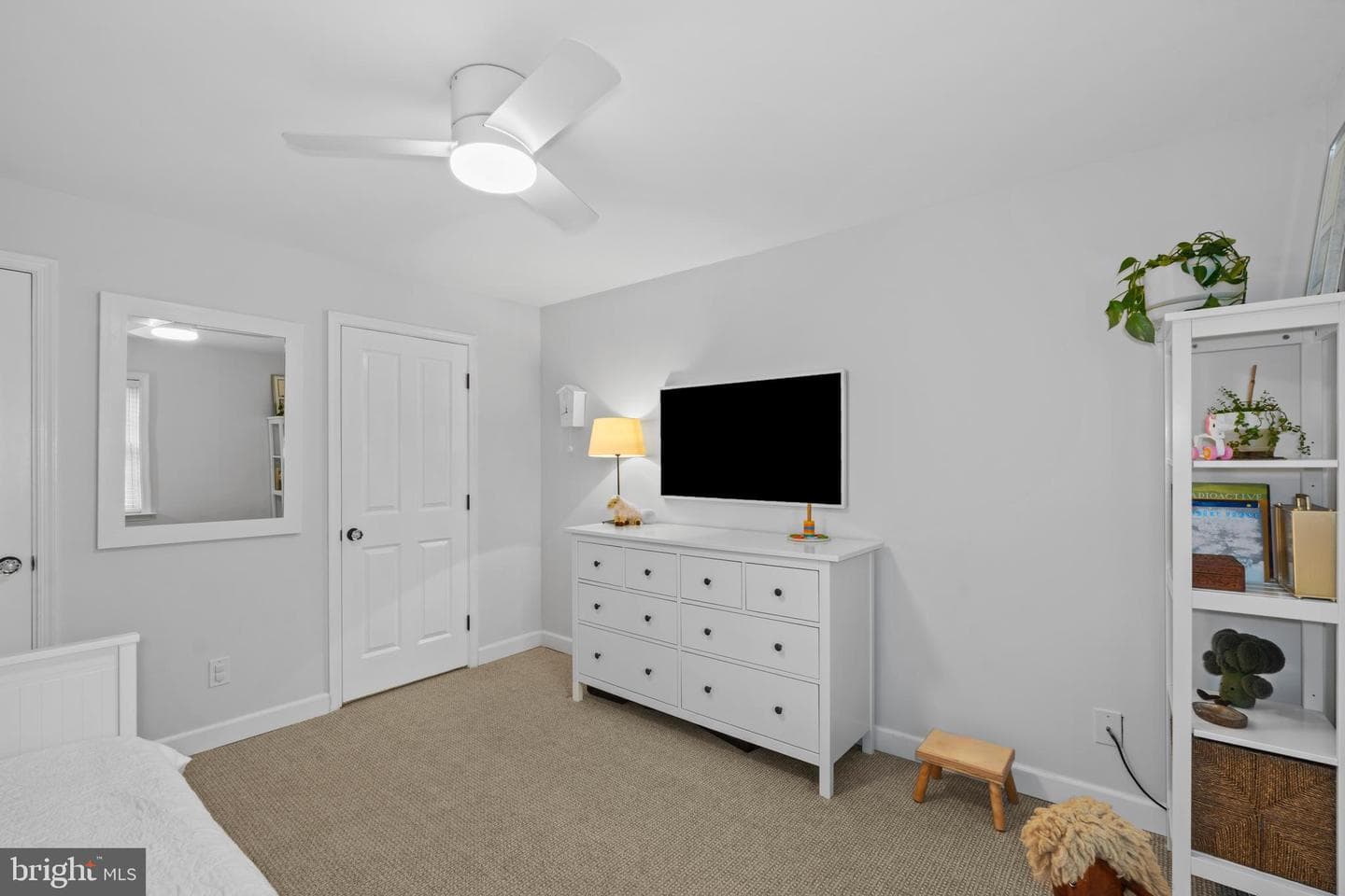 132 W Lee Street photo 28