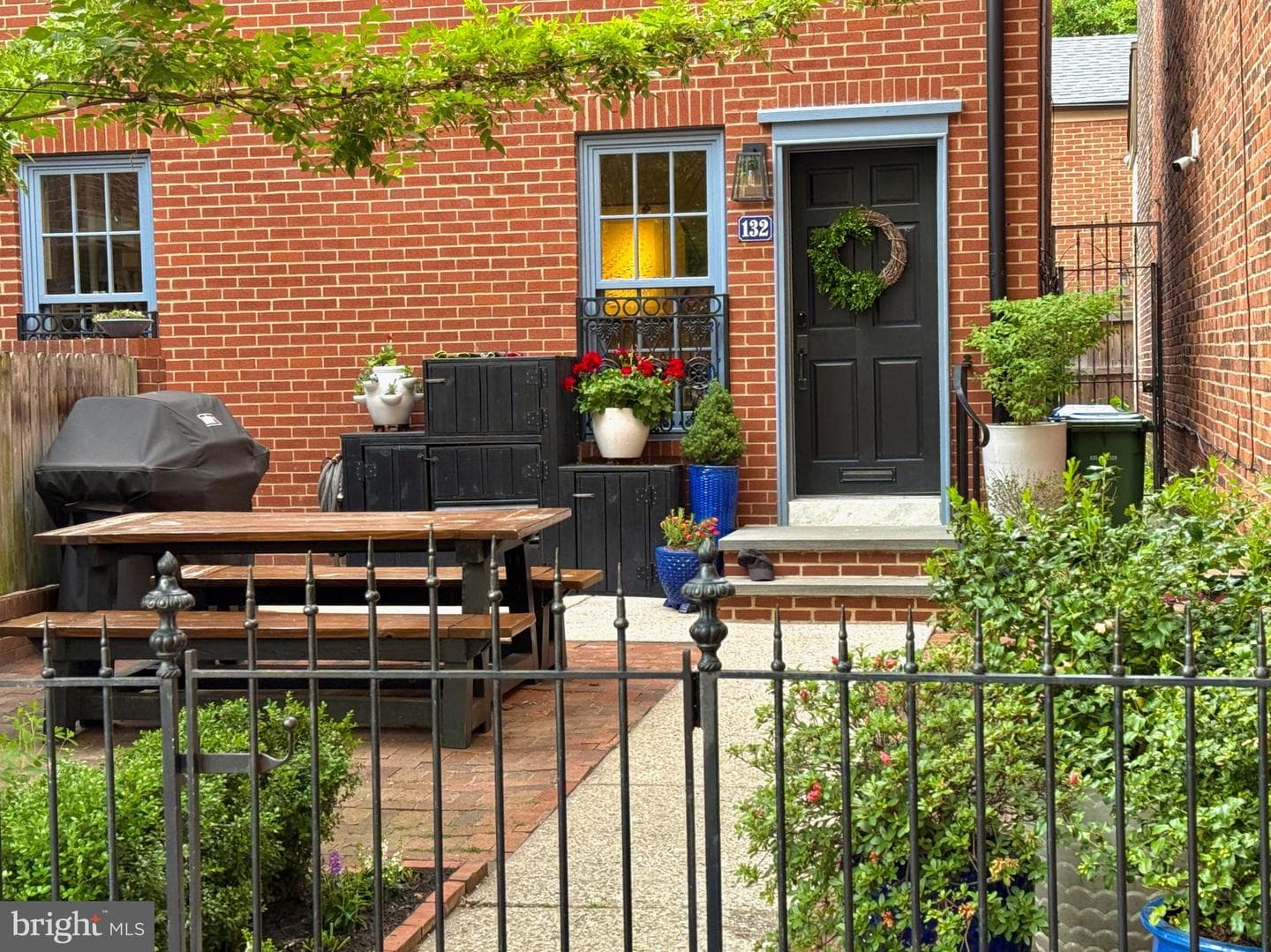 132 W Lee Street photo 41