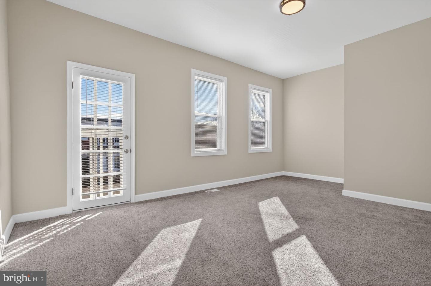 2808 Waldorf Ave photo 9