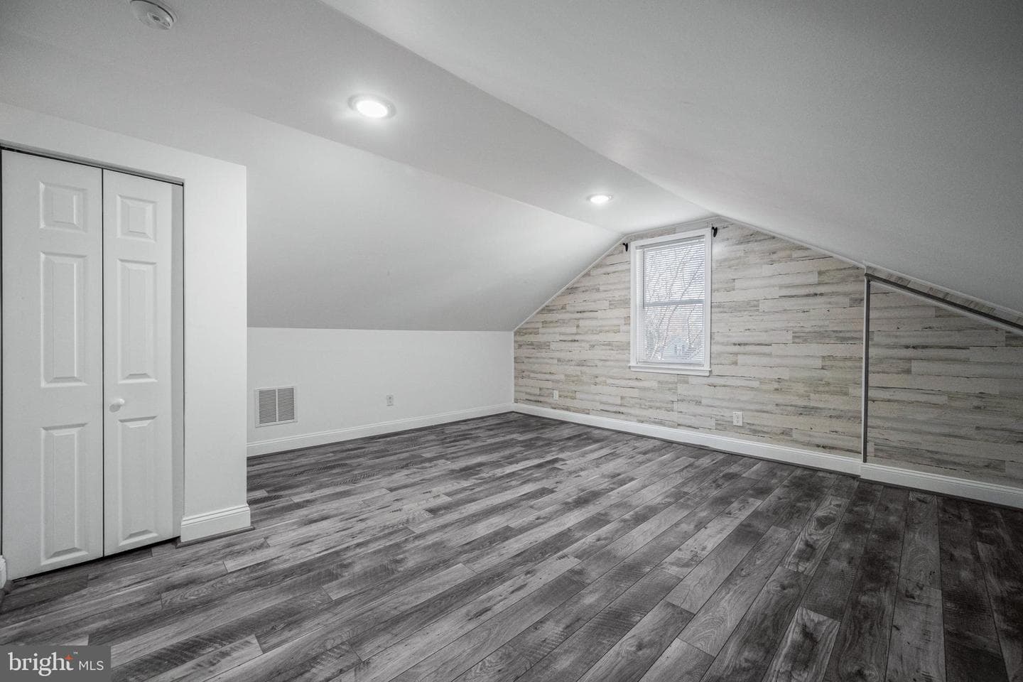 6303 Moyer Avenue photo 27