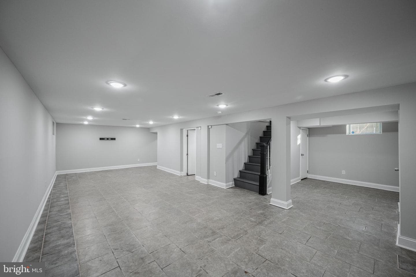 6303 Moyer Avenue photo 32