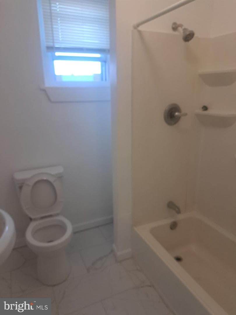 2502 W Franklin Street photo 9
